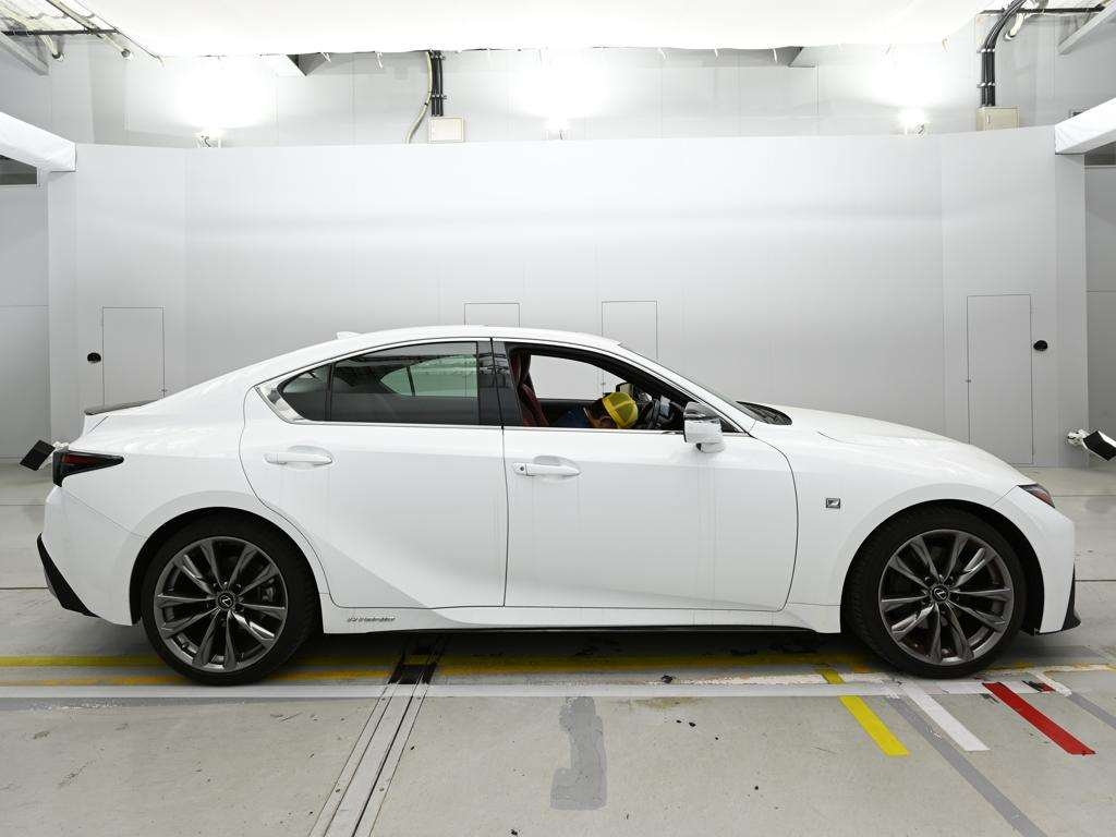 LEXUS IS300H