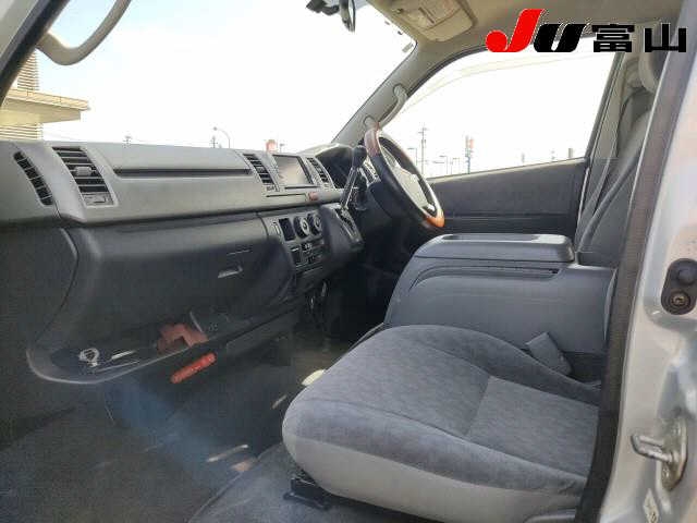TOYOTA REGIUS ACE