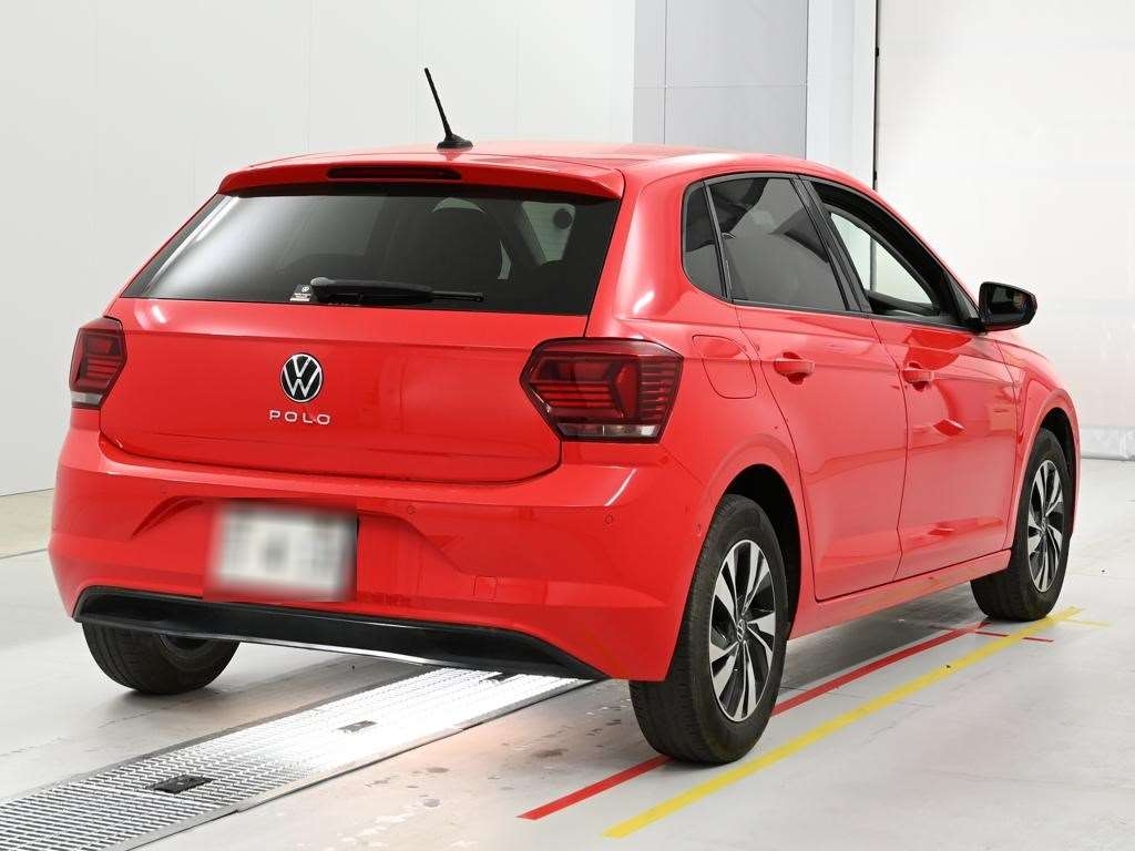 VOLKSWAGEN POLO