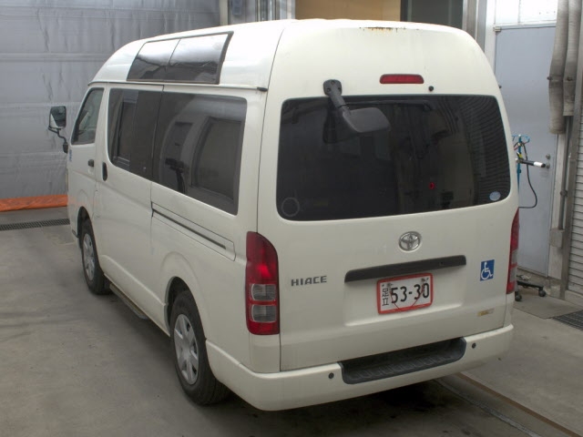 TOYOTA REGIUS ACE