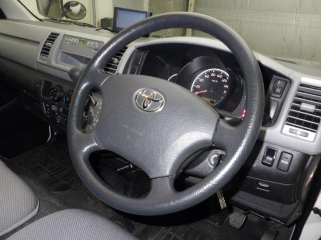 TOYOTA REGIUS ACE