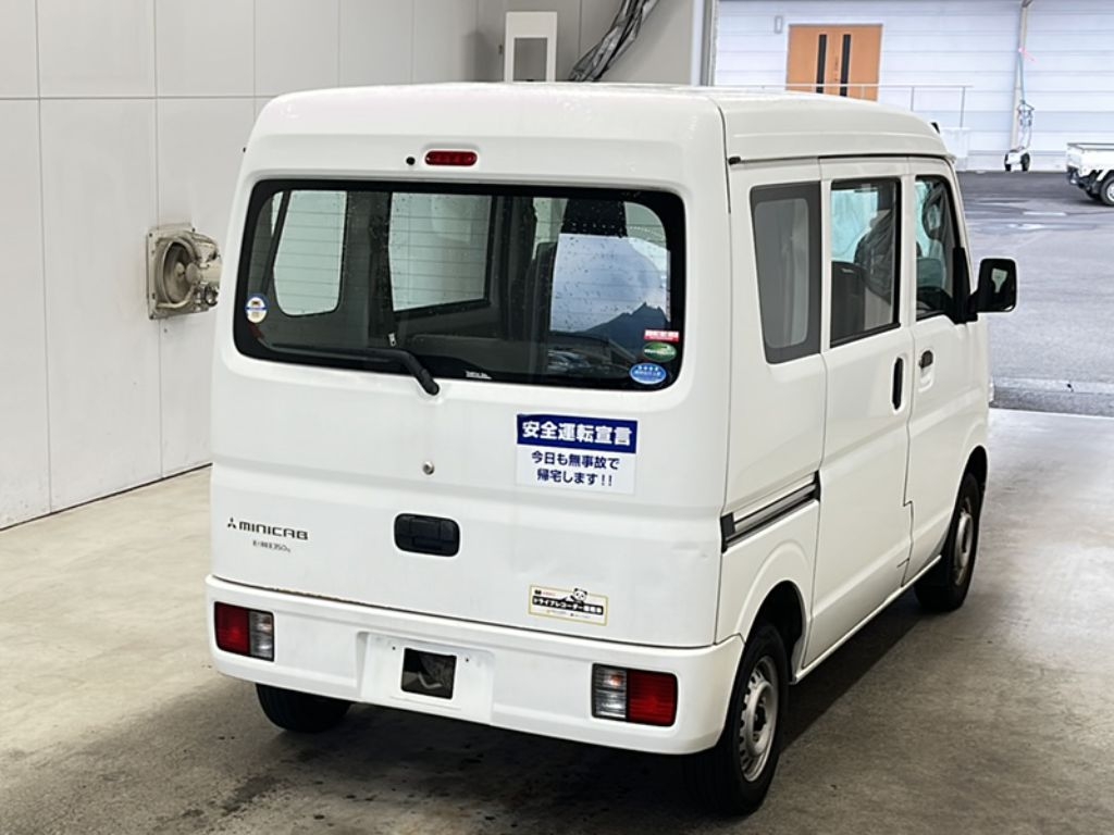 MITSUBISHI MINICAB