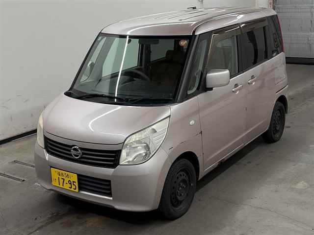 NISSAN ROOX