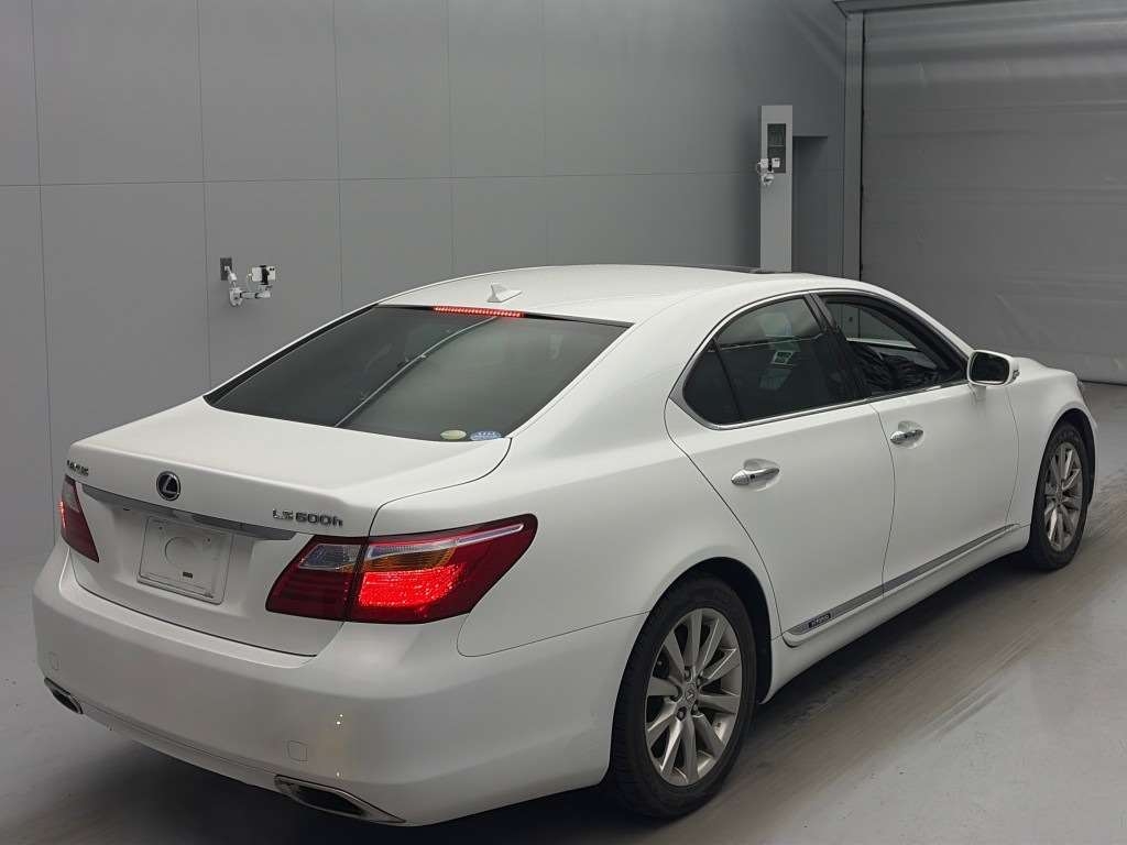 LEXUS LS600H