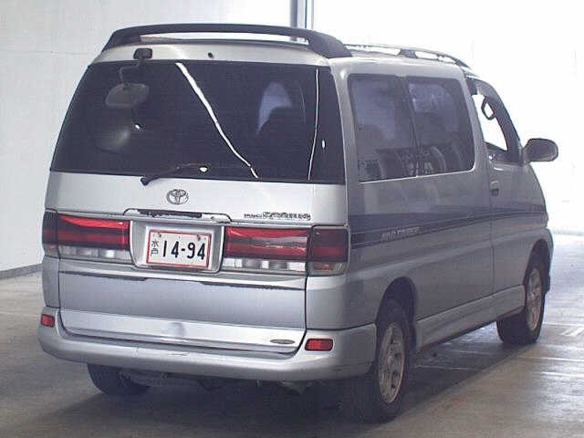 TOYOTA HIACE REGIUS