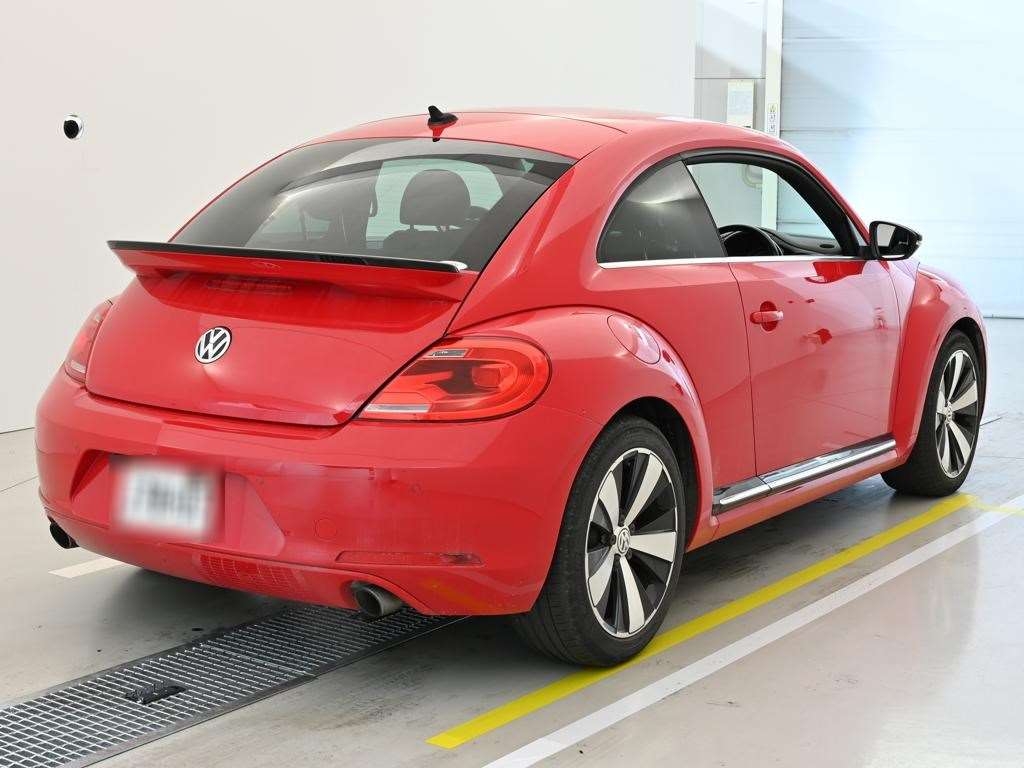VOLKSWAGEN BEETLE