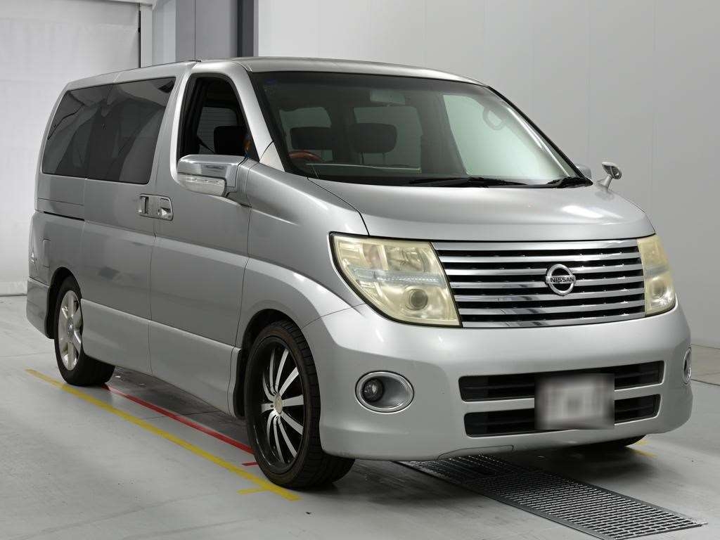 NISSAN ELGRAND