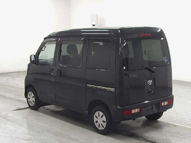 TOYOTA PIXIS VAN