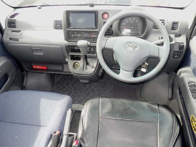 TOYOTA PIXIS VAN