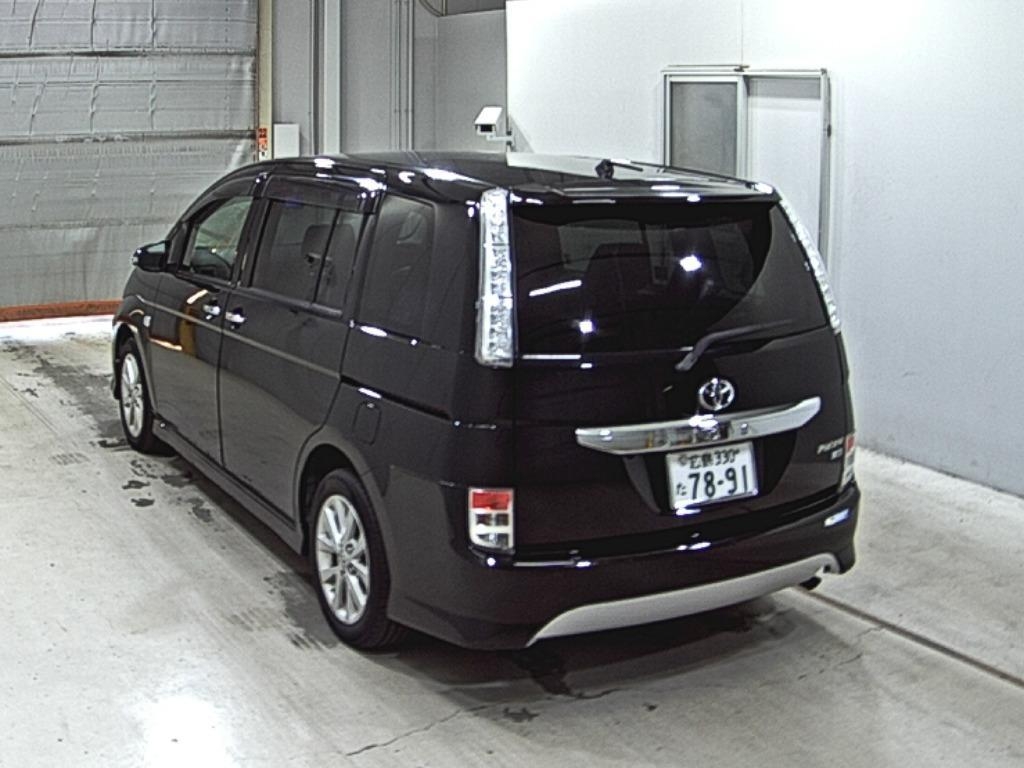TOYOTA ISIS
