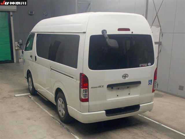 TOYOTA REGIUS ACE