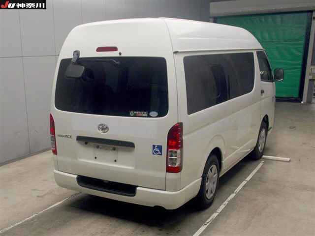TOYOTA REGIUS ACE