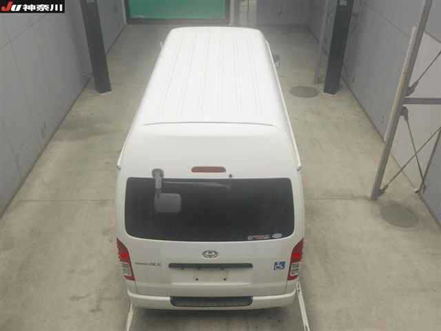 TOYOTA REGIUS ACE