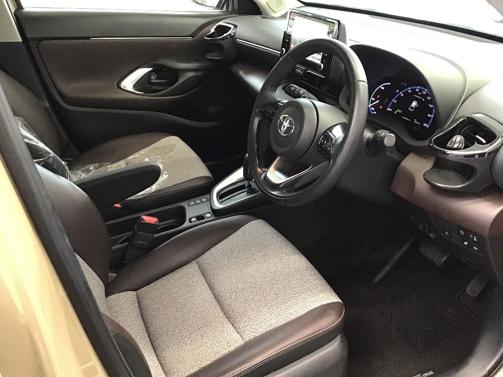 TOYOTA YARIS CROSS