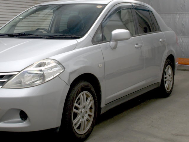 NISSAN TIIDA LATIO