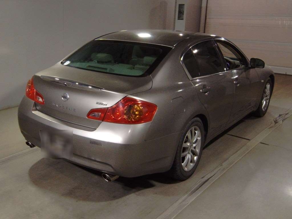 NISSAN SKYLINE