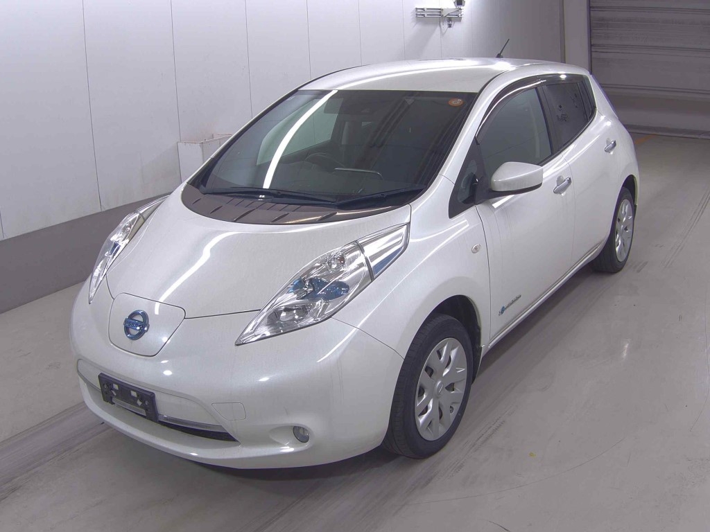 NISSAN LEAF