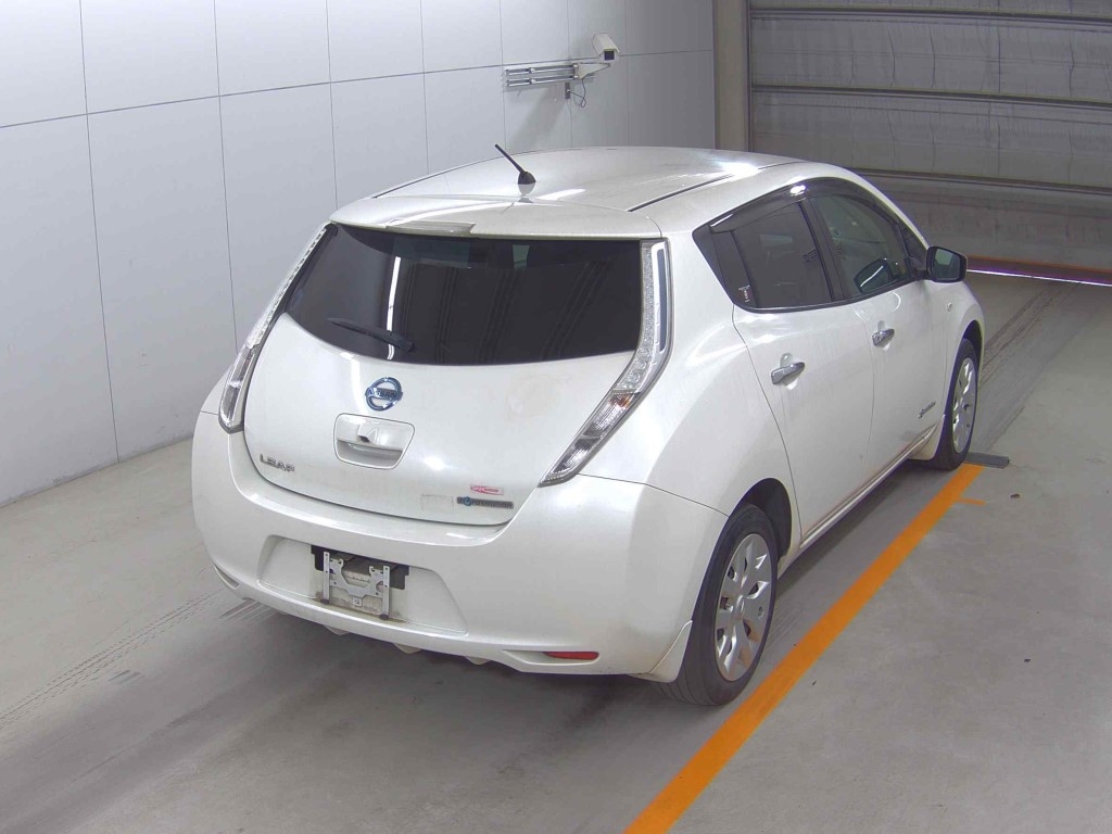 NISSAN LEAF