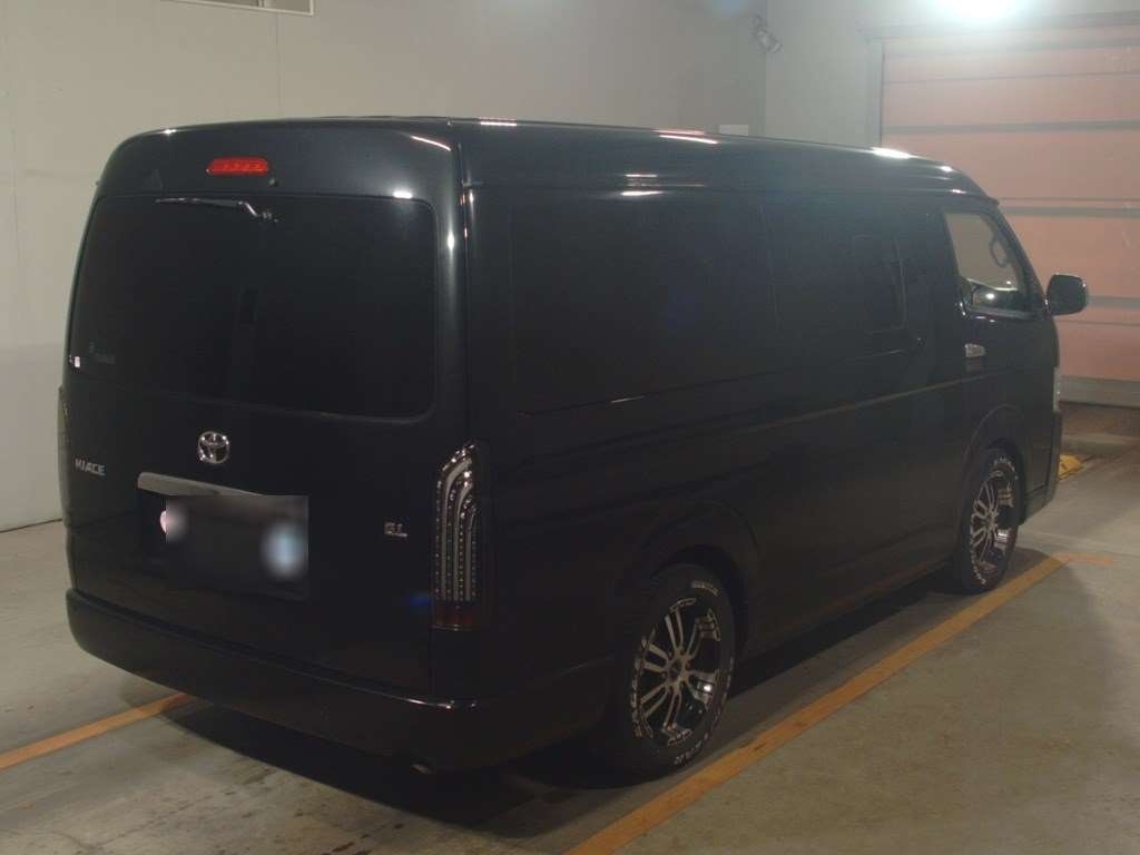 TOYOTA HIACE