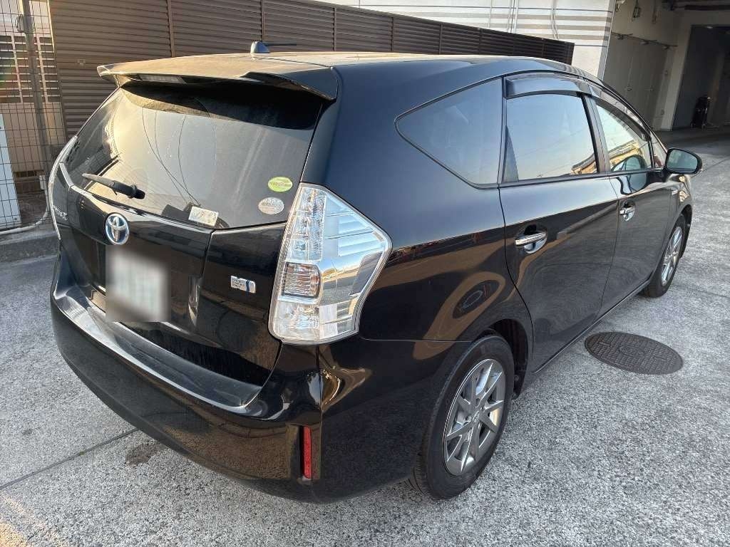 TOYOTA PRIUS ALPHA