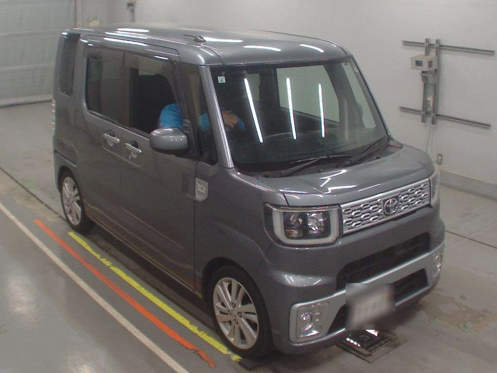 TOYOTA PIXIS MEGA