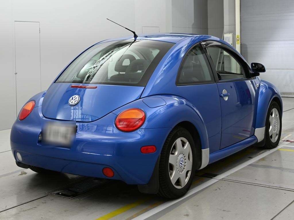 VOLKSWAGEN BEETLE