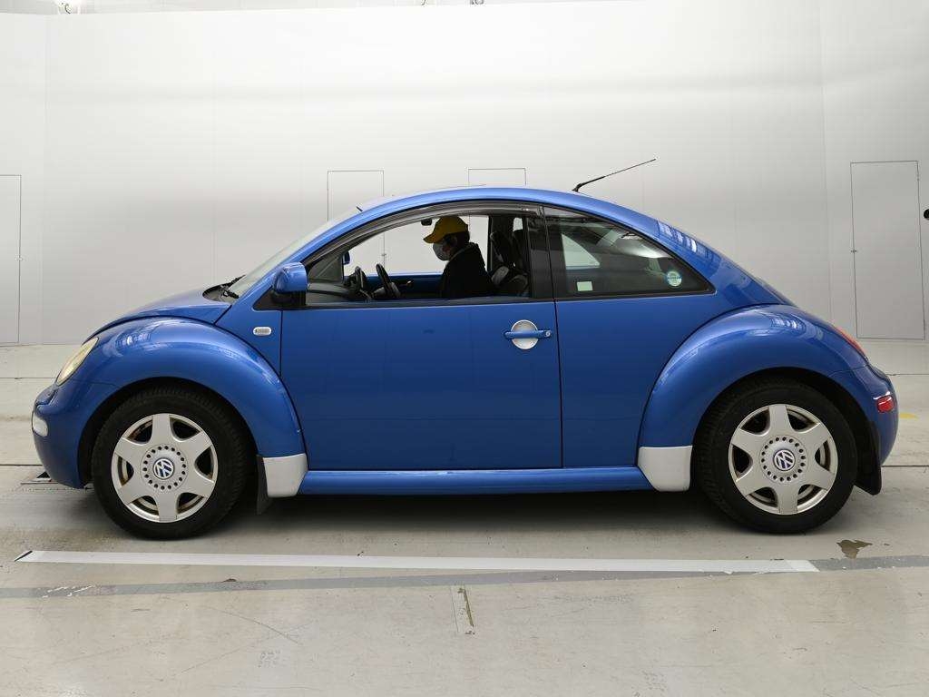 VOLKSWAGEN BEETLE