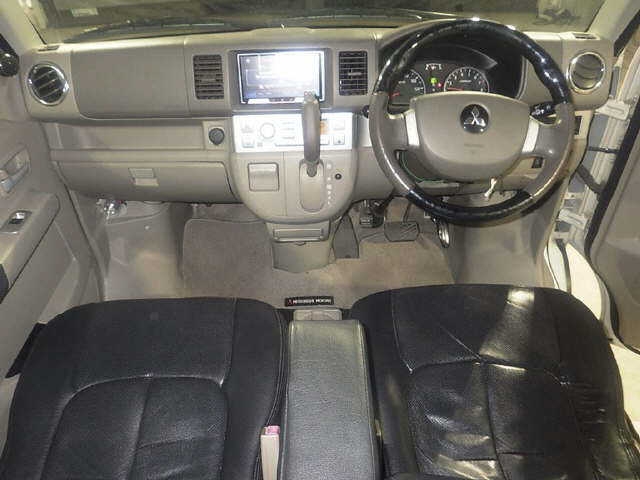 MITSUBISHI TOWN BOX