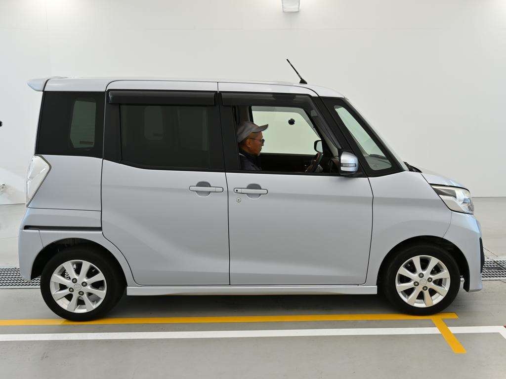 MITSUBISHI EK SPACE