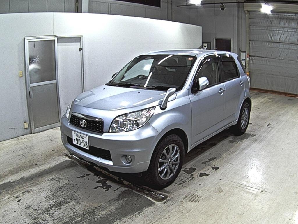 TOYOTA RUSH
