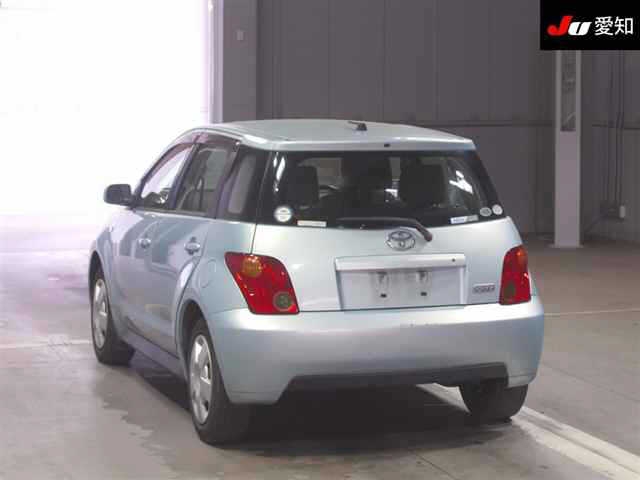 TOYOTA IST