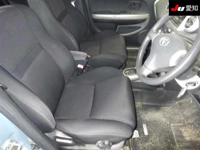 TOYOTA IST