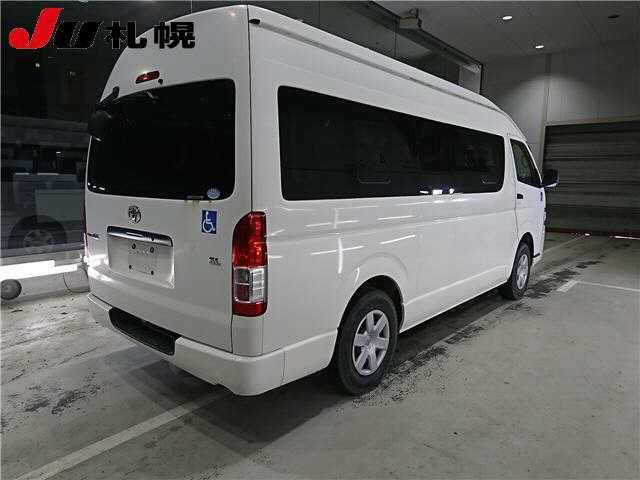 TOYOTA REGIUS ACE