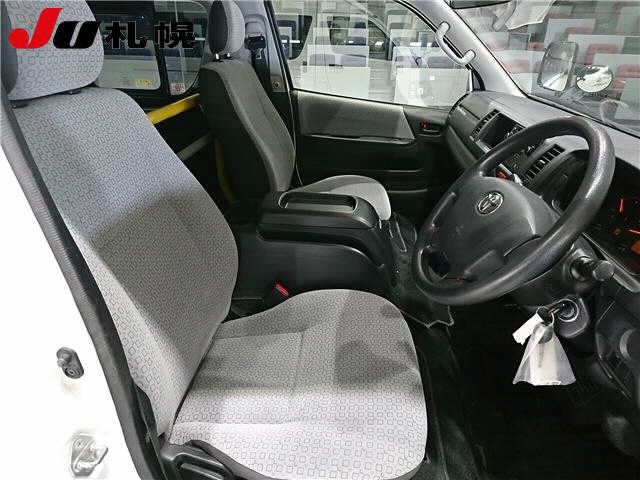TOYOTA REGIUS ACE