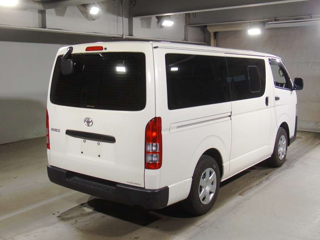 TOYOTA REGIUS ACE