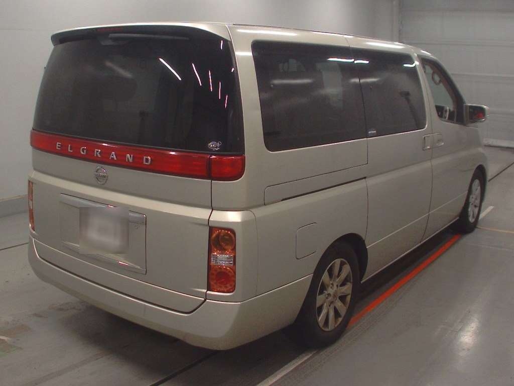 NISSAN ELGRAND