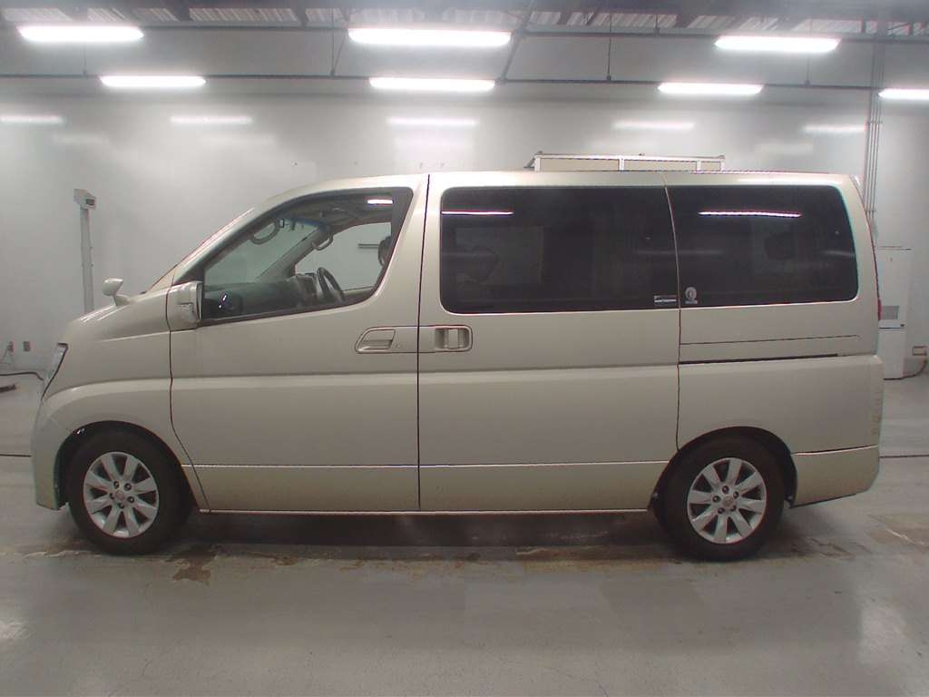 NISSAN ELGRAND