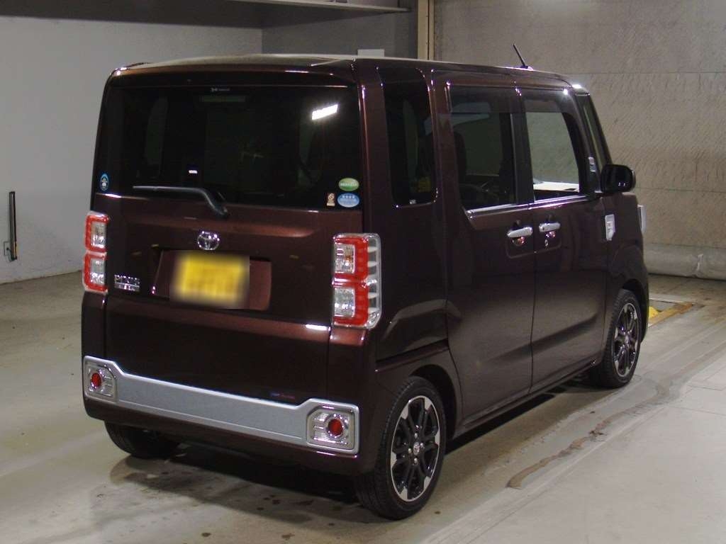 TOYOTA PIXIS MEGA