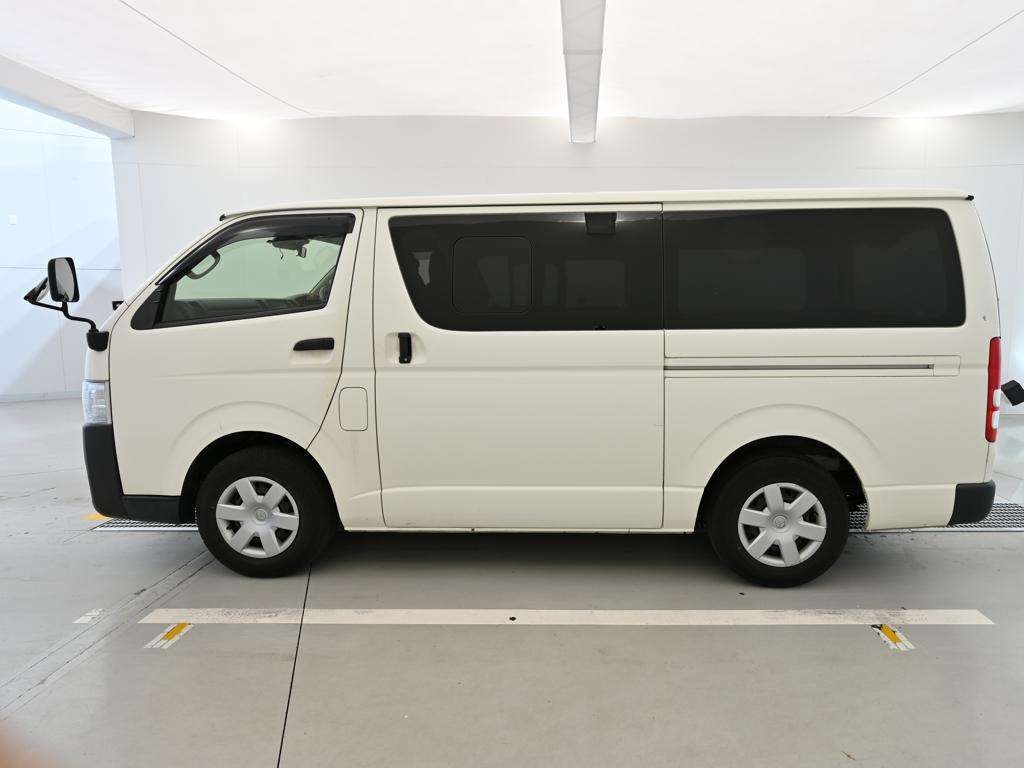 TOYOTA REGIUS ACE