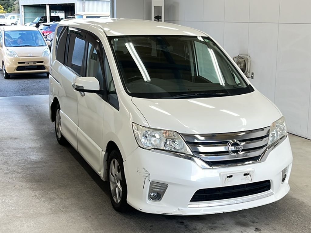 NISSAN SERENA