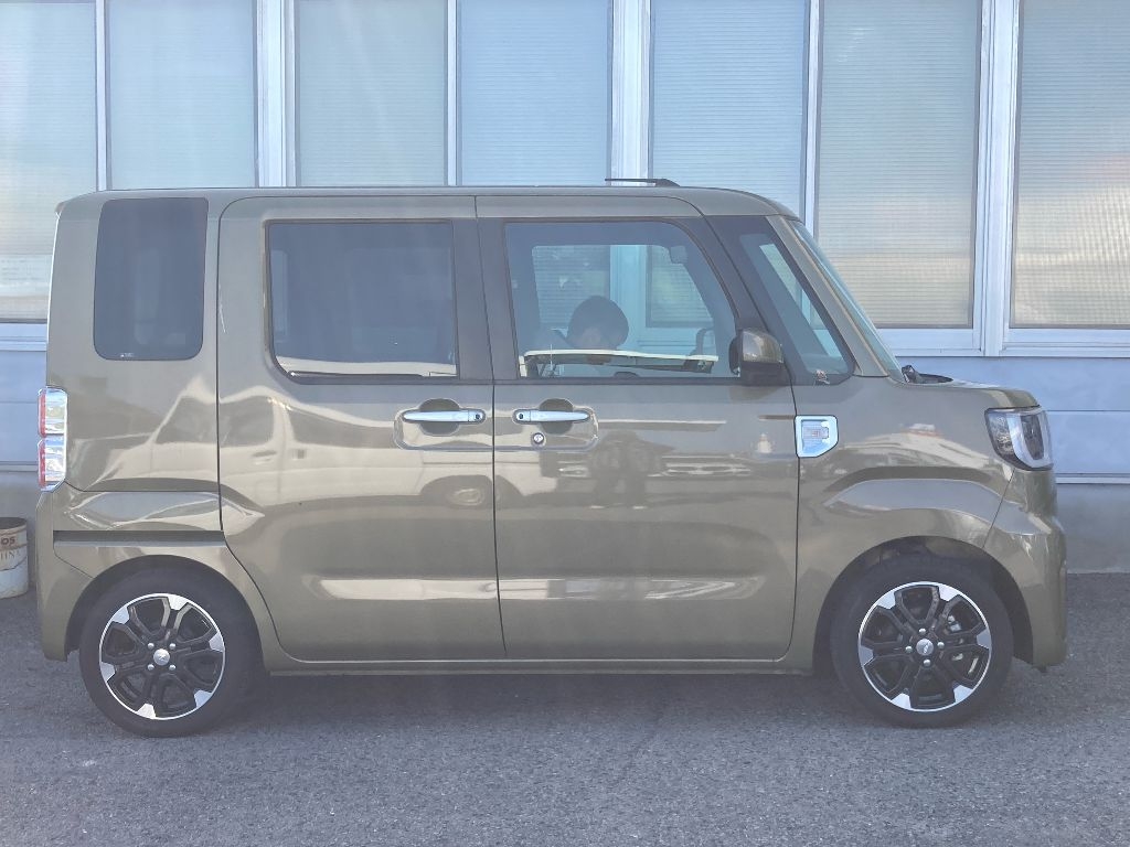 DAIHATSU WAKE