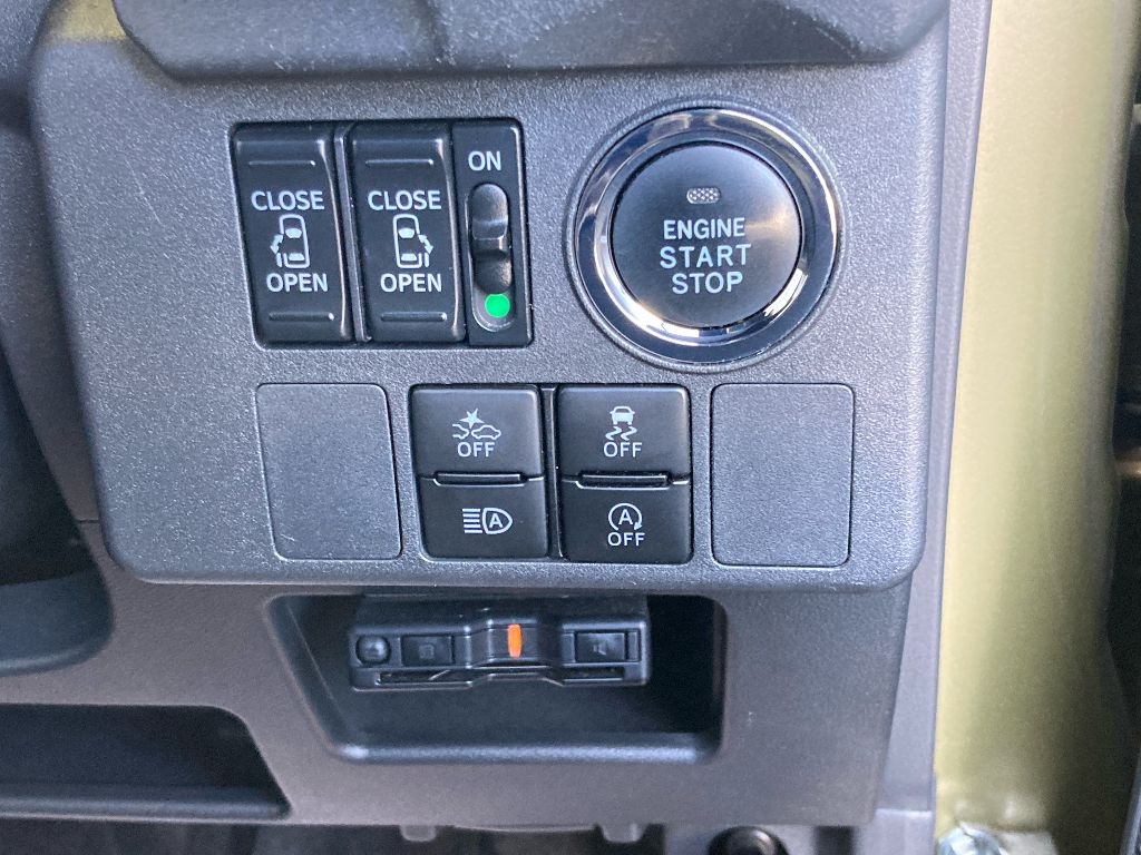 DAIHATSU WAKE