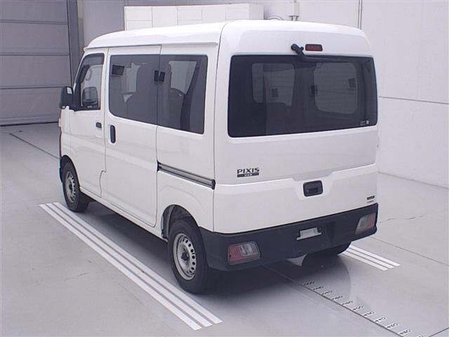 TOYOTA PIXIS VAN