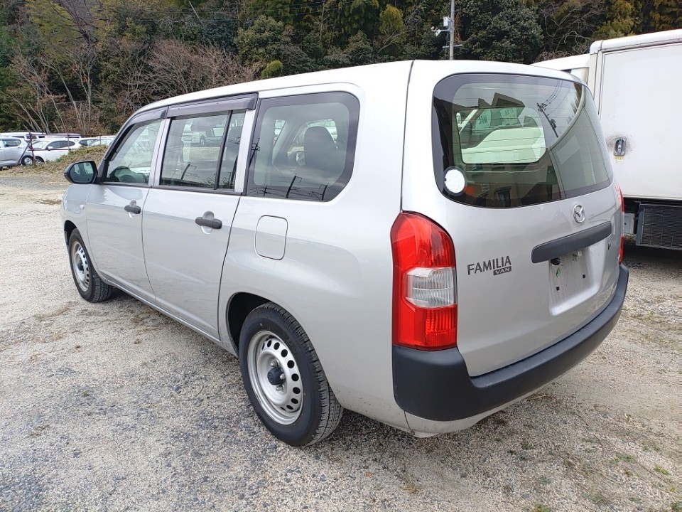 MAZDA FAMILIA
