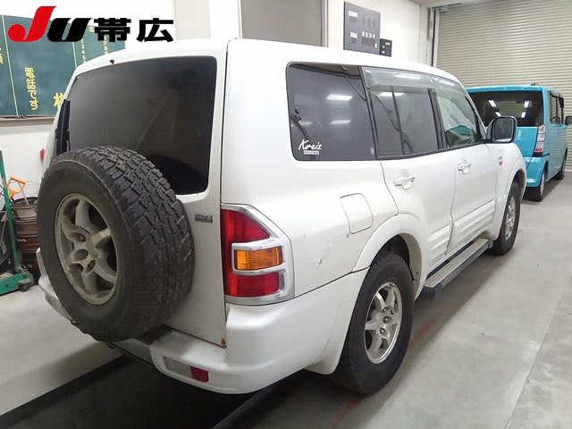 MITSUBISHI PAJERO