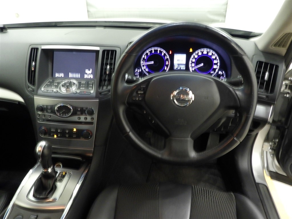 NISSAN SKYLINE