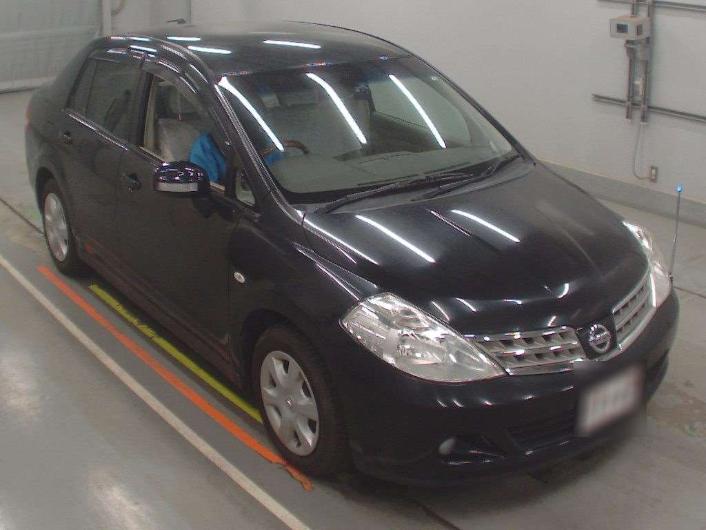 NISSAN TIIDA LATIO