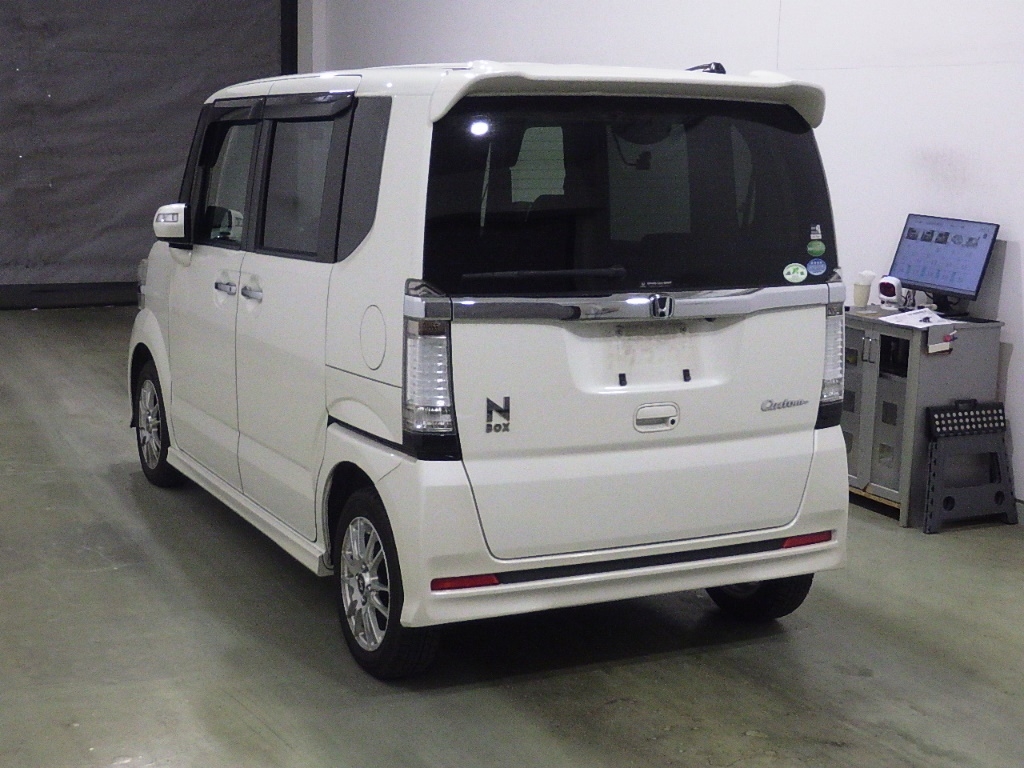 HONDA N-BOX