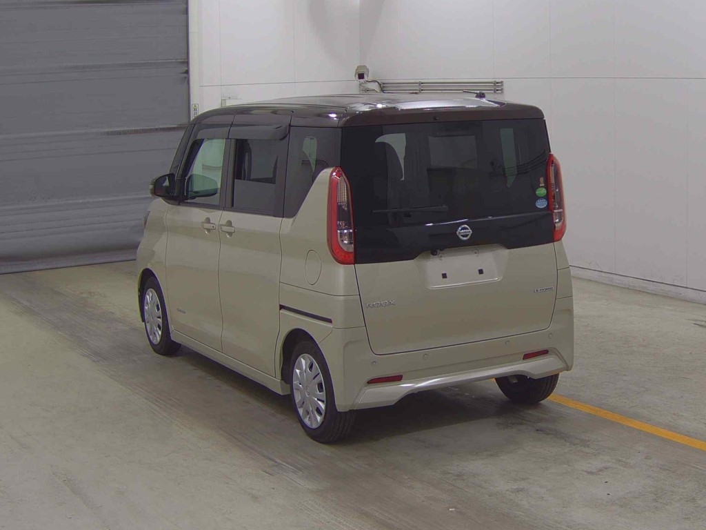 NISSAN ROOX
