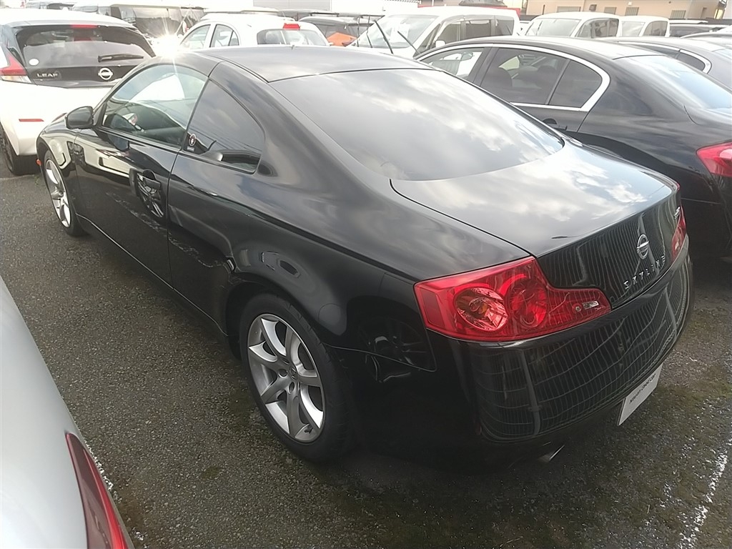 NISSAN SKYLINE